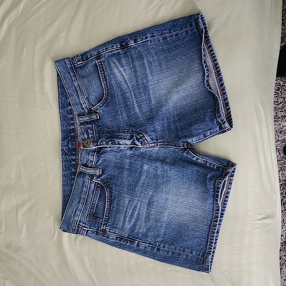 Uniqlo Women's Size 26" Denim Shorts